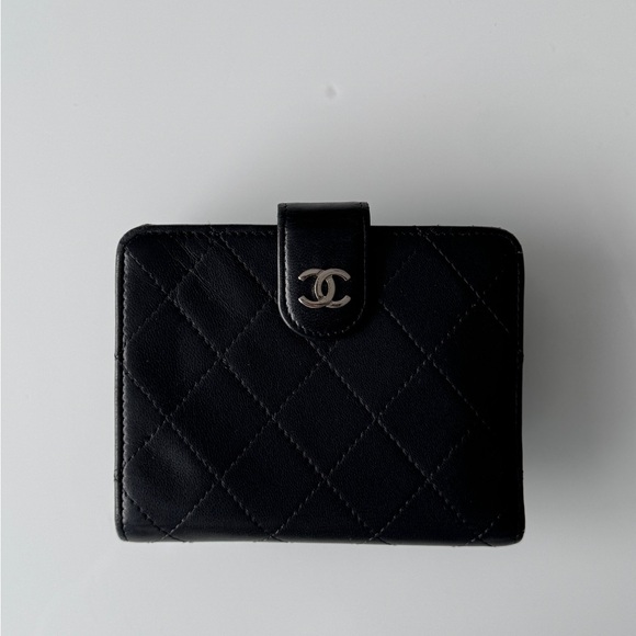 Authentic Vintage Chanel Small French Wallet - Picture 2 of 15